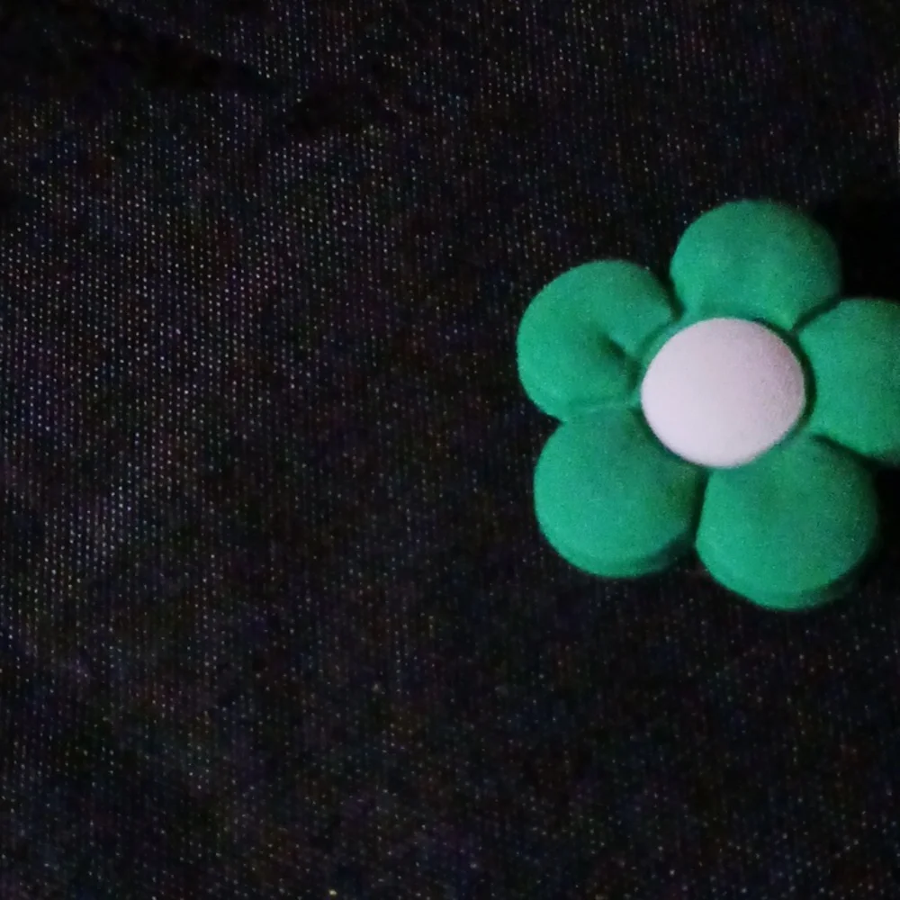 Girlie croc accessory - Picture 2 of 5